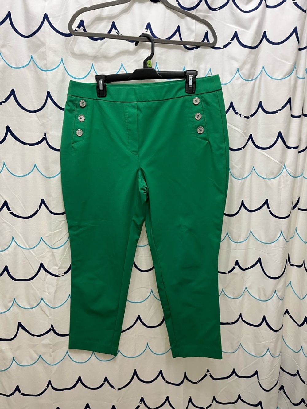 Cropped Green Ankle Pants with Side Button Detail